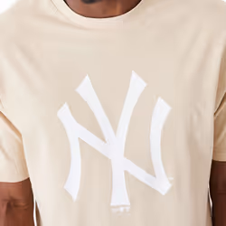 New Era New York Yankees League Essentials Oversized T-Shirt Top - Light Beige - 2XL, Light Beige