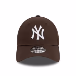 New Era 9Forty Strapback Cap - New York Yankees Brown