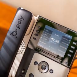 POLY Edge E350 IP Phone and PoE-enabled - Additional view 4