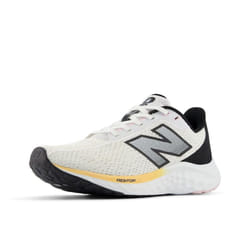 New Balance Women's Fresh Foam Arishi V4 Running Shoe  White/Black/Peach Blossom  5