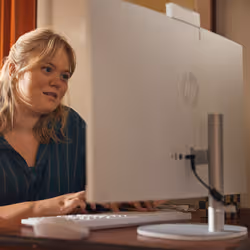 HP 27-cr1013na Intel Core Ultra 5 125U 68.6 cm (27") 1920 x 1080 pixels Touchscreen All-in-One PC 8 GB DDR5-SDRAM 512 GB SSD Windows 11 Home Wi-Fi 6 (802.11ax) White - Additional view 6