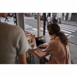 HP EliteBook 6 G1i 13 inch Notebook AI PC 512 GB SSD Windows 11 Pro