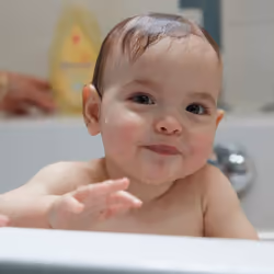 Johnson's Baby Tear Free Gentle Baby Shampoo Free of Parabens Phthalates Sulfates and Dyes Yellow 6.76 Fl Oz
