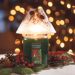 Yankee Candle Christmas Wreath Scented  Classic 22oz Large Jar Single Wick Candle  Over 110 Hours of Burn Time