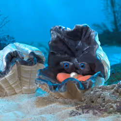 Folkmanis Clam, Giant