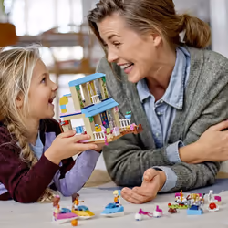 LEGO Juniors Stephanies Lakeside House 10763 Building Kit (215 Piece)