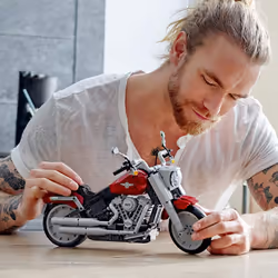 LEGO Creator Expert Harley-Davidson Fat Boy 10269 Building Kit (1 023 Pieces)