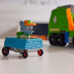 PAW Patrol : Crush N’ Roll Recycling Truck with Rocky Action Figure & Transforming Compacted Trash Vehicle, Kids Toys for Boys & Girls Ages 3 and up - Additional view 6