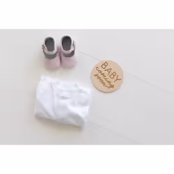 Pearhead Pregnancy Journey Milestone Markers  Wooden Weekly Growth Milestone Discs  Pregnancy Announcement and Baby Arrival Double Sided Pho