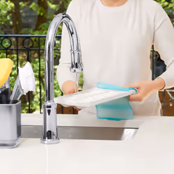 OXO Good Grips No-Spill Ice Cube Tray
