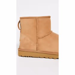 UGG Men's Classic Mini Boot  Chestnut  09