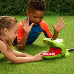Hasbro Crocodile Dentist Splash Water Game for Kids - Backyard Sprinkler Outdoor Games for Summer Fun
