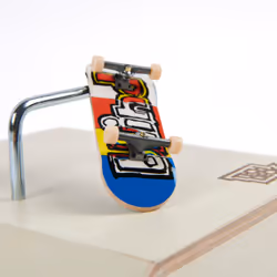 Tech Deck Performance Series, Shred Pyramid Set with Metal Rail and Exclusive Blind Fingerboard, Made with Real Wood, Kids Toy for Boys and Girls Ages 6 and up