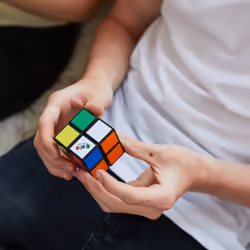 Rubik’s Mini 2x2, 2x2 Classic Color-Matching Puzzle, Pocket Size Brain-Teasing Puzzle Toy, Packaging May Vary