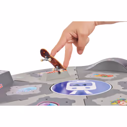 Tech Deck , Shredline 360 Motorized Skate Park, X-Connect Creator, Customizable and Buildable Turntable Ramp Set with Exclusive Fingerboard, Kids Toy for Boys and Girls Ages 6 and up - Additional view 5