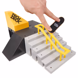 Tech Deck , Pyramid Shredder, X-Connect Park Creator, Customizable and Buildable Ramp Set with Exclusive Fingerboard, Kids Toy for Ages 6 and up