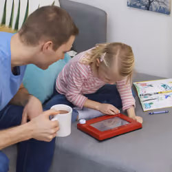 Etch A Sketch, Original Magic Screen, 86% Recycled Plastic, Sustainably-minded Classic Kids Creativity Toys for Boys & Girls Ages 3+ - Additional view 6