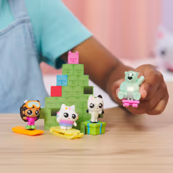Gabby's Dollhouse , Advent Calendar 2023, 24 Surprise Toys with Figures, Stickers & Dollhouse Accessories, Kids Toys for Girls & Boys Ages 3+