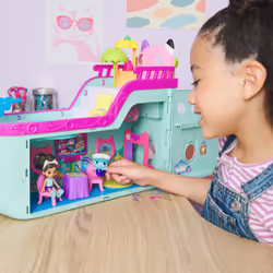 Gabby's Dollhouse , Gabby Cat Friend Ship, Cruise Ship Toy with 2 Toy Figures, Surprise Toys & Dollhouse Accessories, Kids Toys for Girls & Boys 3+
