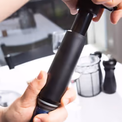 Vacu Vin Wine Saver Gift Set - Black | 1 x Vacuum Pump + 2 x Vacuum Wine Stopper