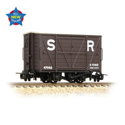 RNAD Box Van SR Brown 47062
