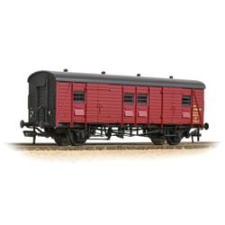 PMV Parcels Van BR Crimson
