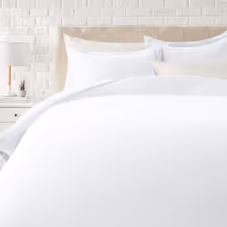 Amazon Basics Lightweight Microfiber 3 Piece Duvet Cover Set with Zipper Closure Full/Queen Bright White Solid