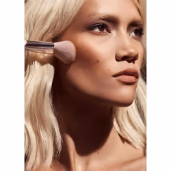Fenty Beauty by Rihanna Sculpting Bronzer Brush 195