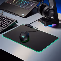 Razer Goliathus Chroma Gaming Mousepad: Customizable Chroma RGB Lighting - Soft  Cloth Material - Balanced Control & Speed - Non-Slip Rubber Base - Cl