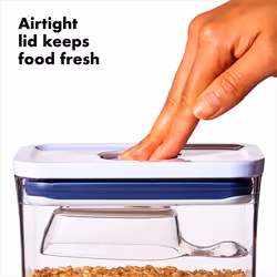 OXO Good Grips Pet POP Container - 4.4 Qt/4.2 L with Scoop |Ideal for up to 4lbs of Dog Food or 3.5lbs of Cat Food | Airtight Storage Container | BPA