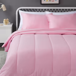 Amazon Basics 3 Piece Microfiber Kid's Comforter and Pillow Sham Set Full/Queen Light Pink Solid