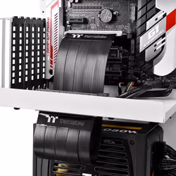 Thermaltake AC-045-CN1OTN-C1 interface cards/adapter Internal PCIe - Additional view 3