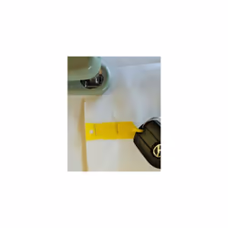 YELLOW Self-Locking Arrow Key Tags (1 000 per pack) Size 4 1/2"""" X 3/4"""" (YELLOW)