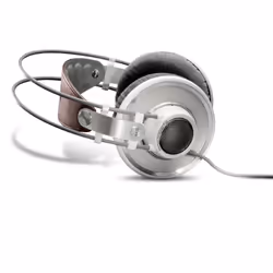 AKG K701