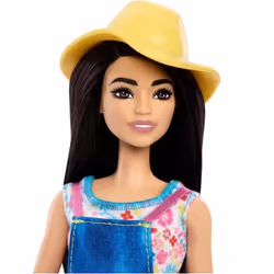 Barbie Doll & Accessories Makeup Artist Fashion Doll (Farmer)