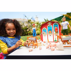 Barbie GFF51 doll