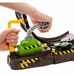 Hot Wheels Monster Trucks Epic Loop Challenge Play Set Includes Monster Truck and 1:64 Scale Hot Wheels car ages 3 and older