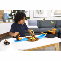 Hot Wheels Monster Trucks Stunt Tire Play Set - Additional view 5