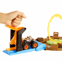 Hot Wheels Monster Trucks Stunt Tire Play Set - Additional view 8