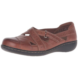 clarks womens Ashland Spin Q Slip On Loafer  Tan  6 X-Wide US