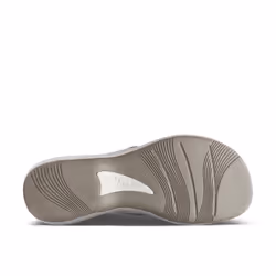 Clarks Women's Breeze Sea Flip-Flop  New Silver Synthetic  6