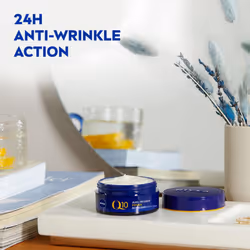 NIVEA Q10 Anti-Wrinkle Power Revitalising Night Cream Anti-Wrinkle Face Cream with Skin Identical Q10 and Creatine 50 ml