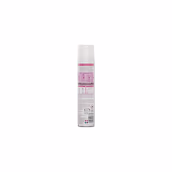 Batiste Dry Shampoo in Blush 200ml, Floral & Flirty Fragrance, No Rinse Spray to Refresh Hair in Between Washes (Packing May Vary)