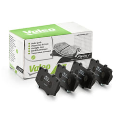 VALEO 302616 Brake pad set Front Axle incl. wear warning contact without anti-squeak plate TOYOTA: HILUX 3 Pick-up, Fortuner I