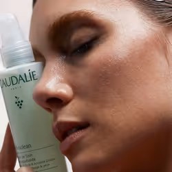 Caudalie MAKE-UP REMOVING CLEANSING OIL VINOCLEAN 150 ml - Additional view 5