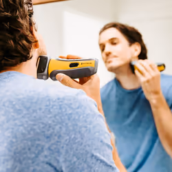 Remington Virtually Indestructible Wet & Dry Mens Electric Foil Shaver (100% Waterproof, Detail trimmer, 3 Day stubble styler guard, 60min usage, 2hr