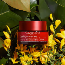 Clarins Super Restorative Day All Skin Types 50ml - Additional view 7