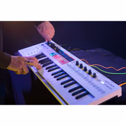 Arturia KeyStep Pro MIDI keyboard 37 keys USB White