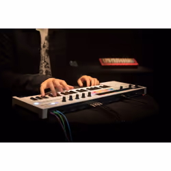 Arturia KeyStep Pro MIDI keyboard 37 keys USB White - Additional view 5