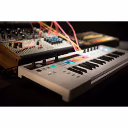 Arturia KeyStep Pro MIDI keyboard 37 keys USB White - Additional view 7